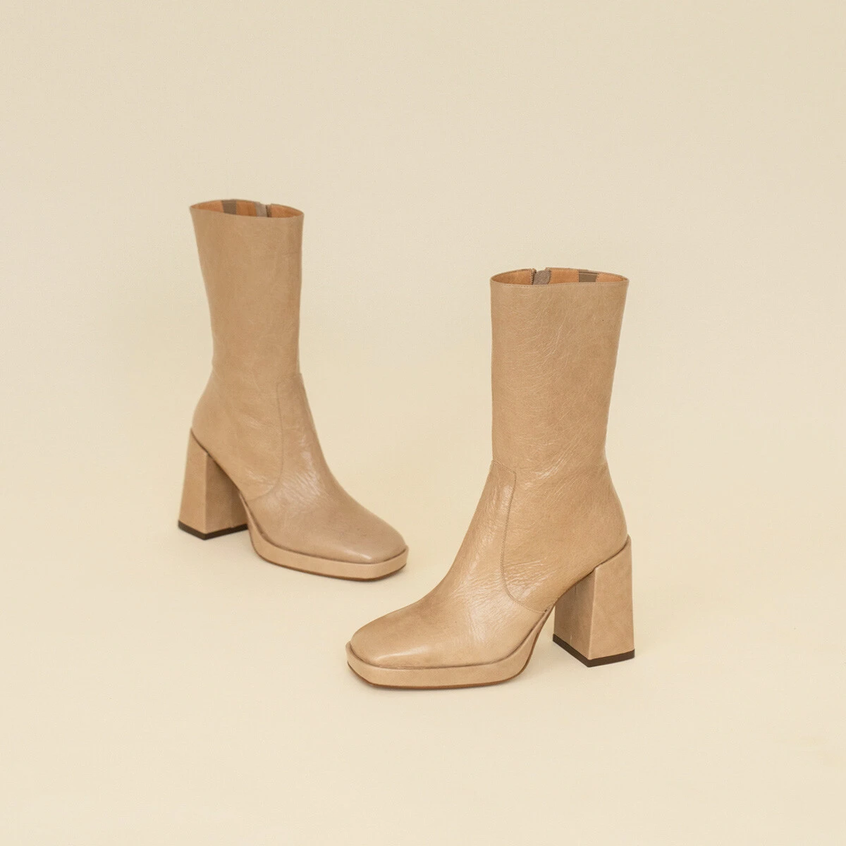 Heeled boots in beige shiny leather | DETH