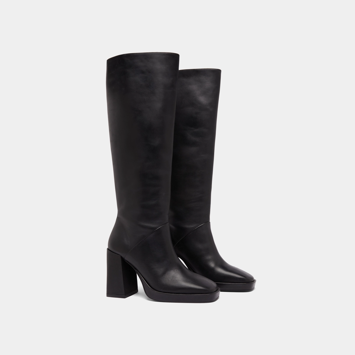 High heel boots with square toe in black leather | DETHLEE