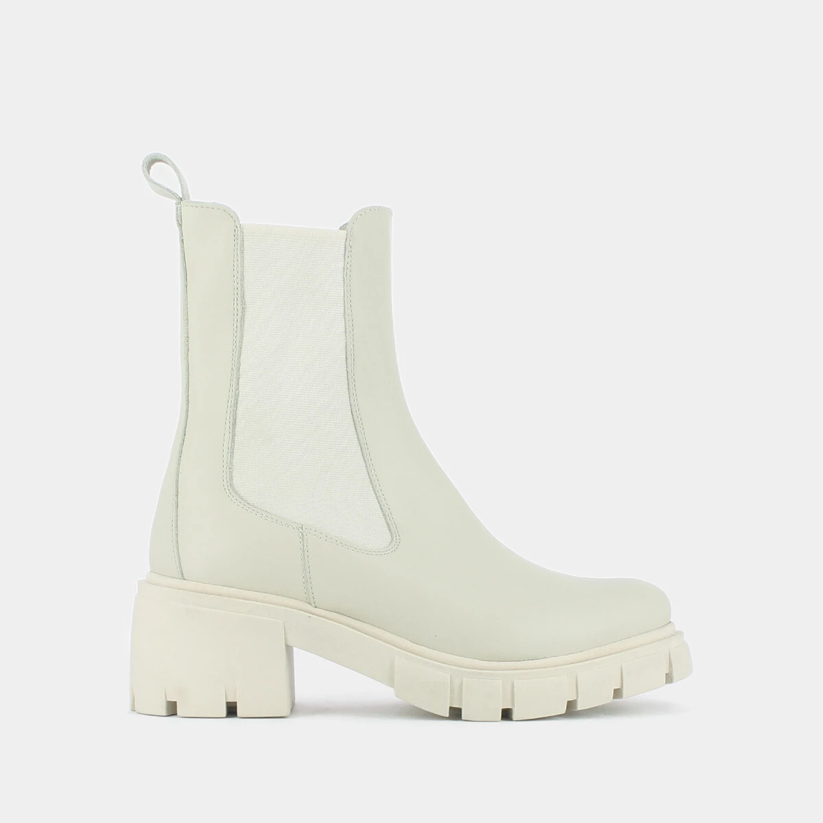 Heeled boots with notched soles in ecru leather | MOISE