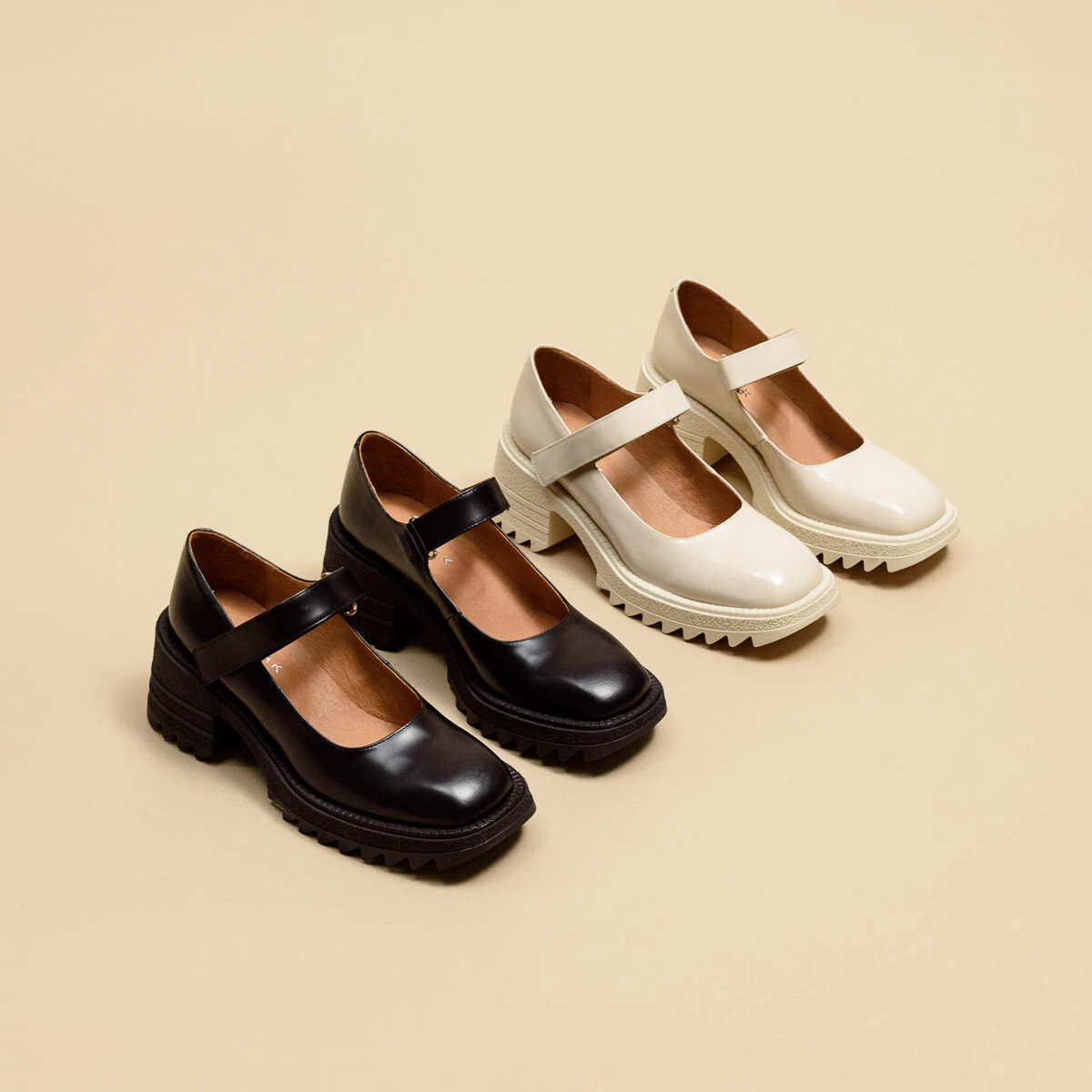 Babies with notched soles in glazed ecru leather | DOVY
