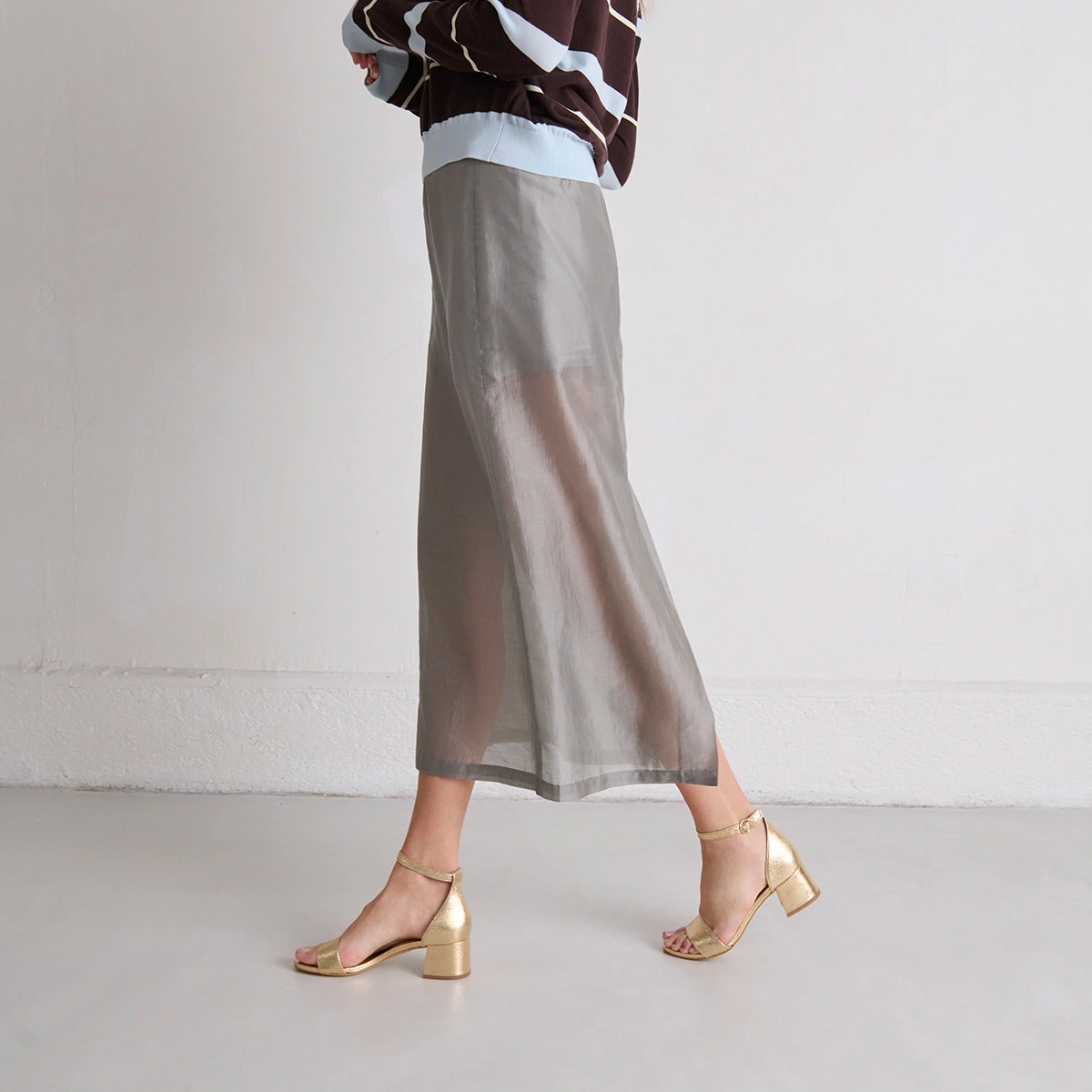 Square heel sandals in gold cracked leather | VERDI