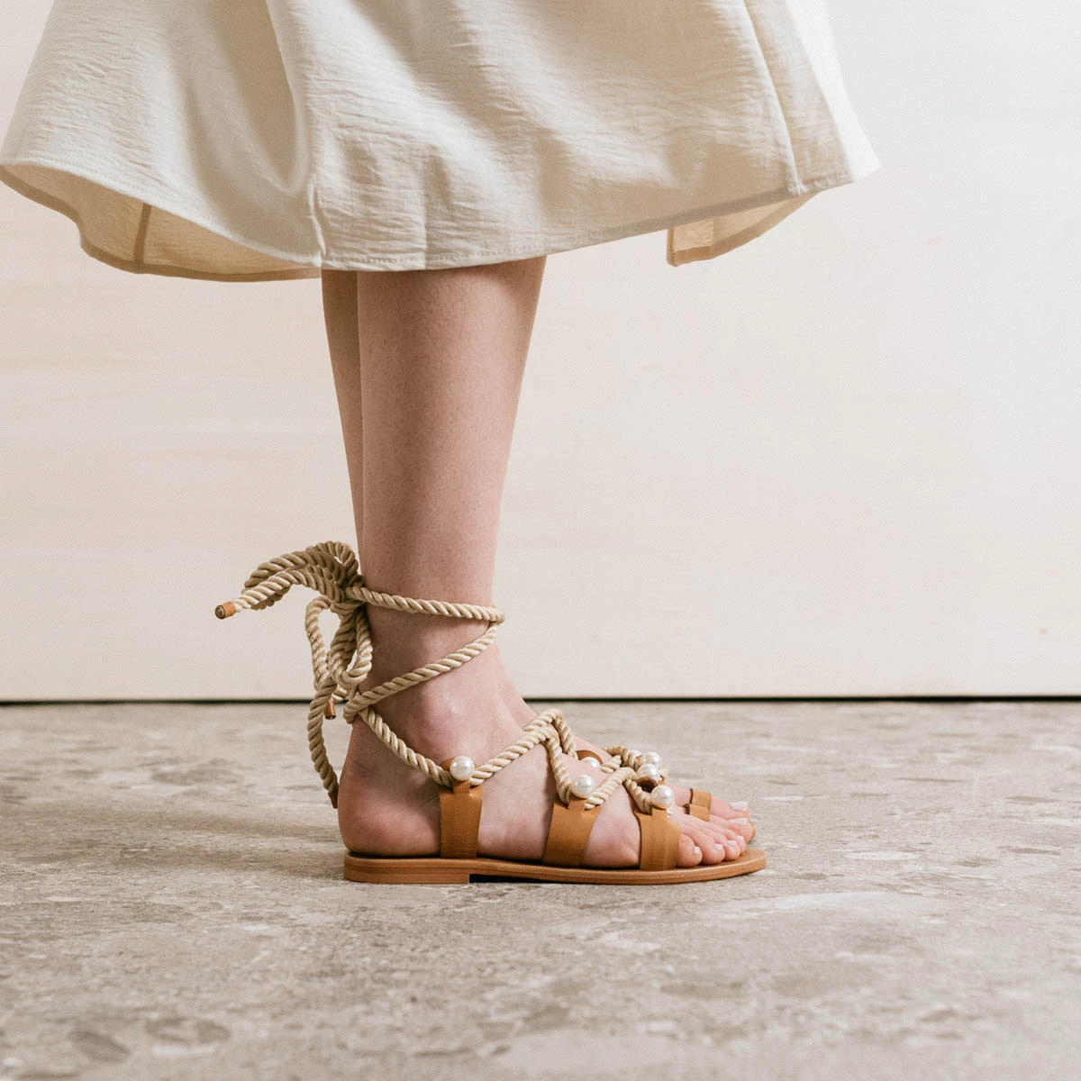 Sandals with straps, beads and braided straps in camel leather | WAFFLE