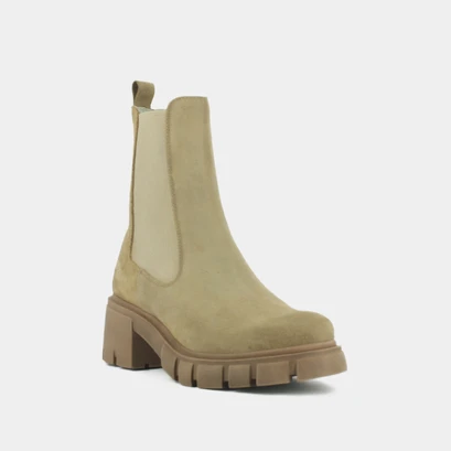 Heeled boots with notched soles in beige suede | moise