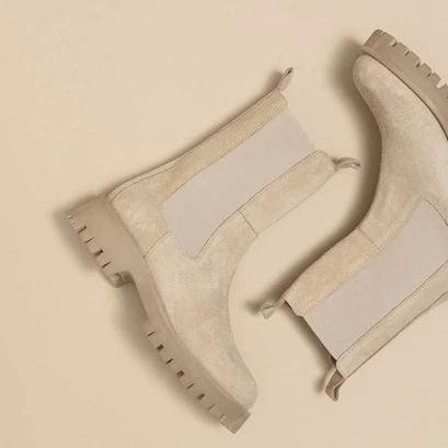 Platform boots in beige suede | ridle