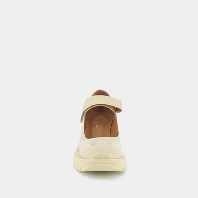 Babies with notched soles in glazed ecru leather | dovy