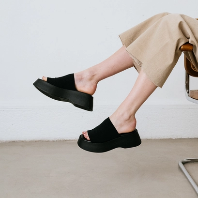 Open toe mules in black textile | EDDY