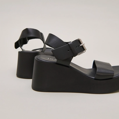 Platform sandals in black leather | ELSA