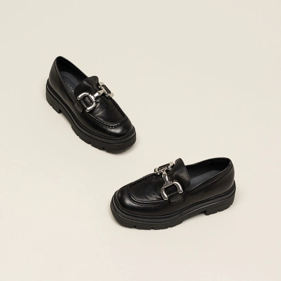 Moccasins with notched soles and silver bits in black leather | picussy
