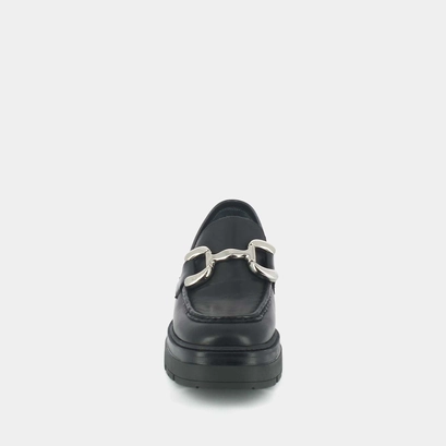 Moccasins with notched soles and silver bits in black leather | picussy