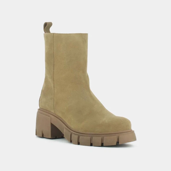 Heeled boots with notched soles in beige suede | MANET
