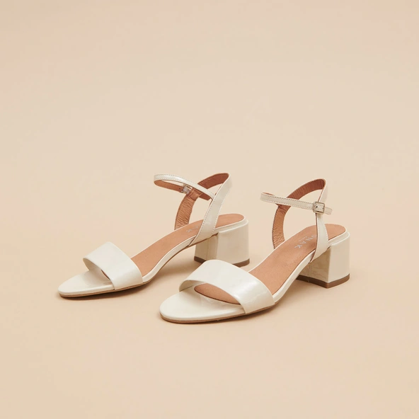 Square heel sandals in ecru patent | ANKER