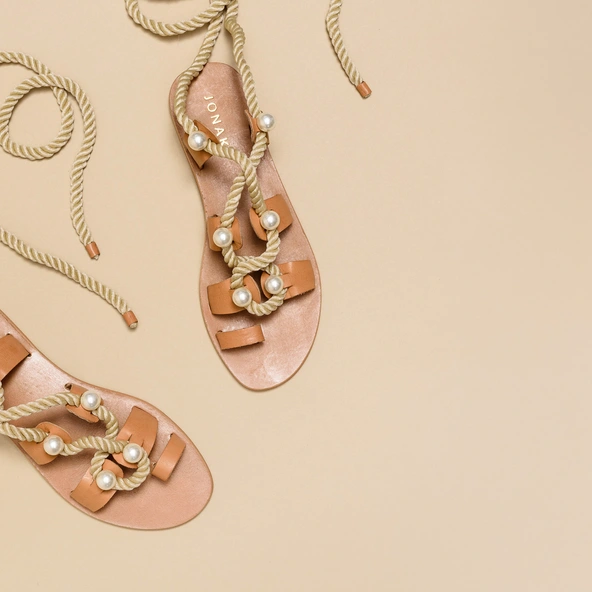 Sandals with straps, beads and braided straps in camel leather | WAFFLE