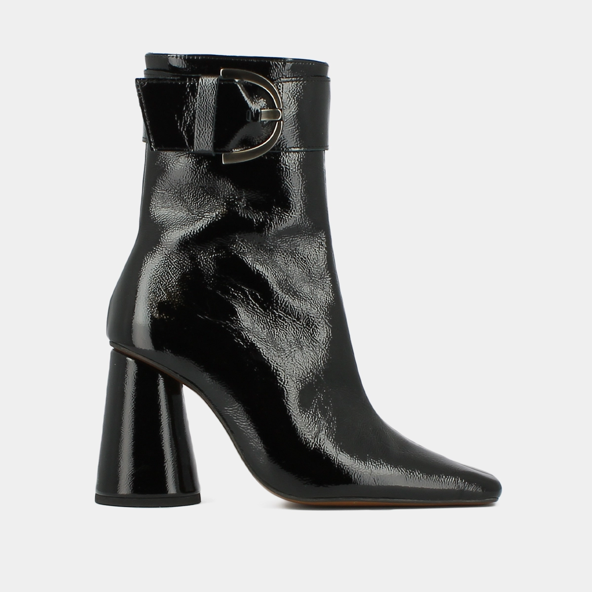 High ankle heel boots with buckles and round toes in black pleated patent leather | BANDOL