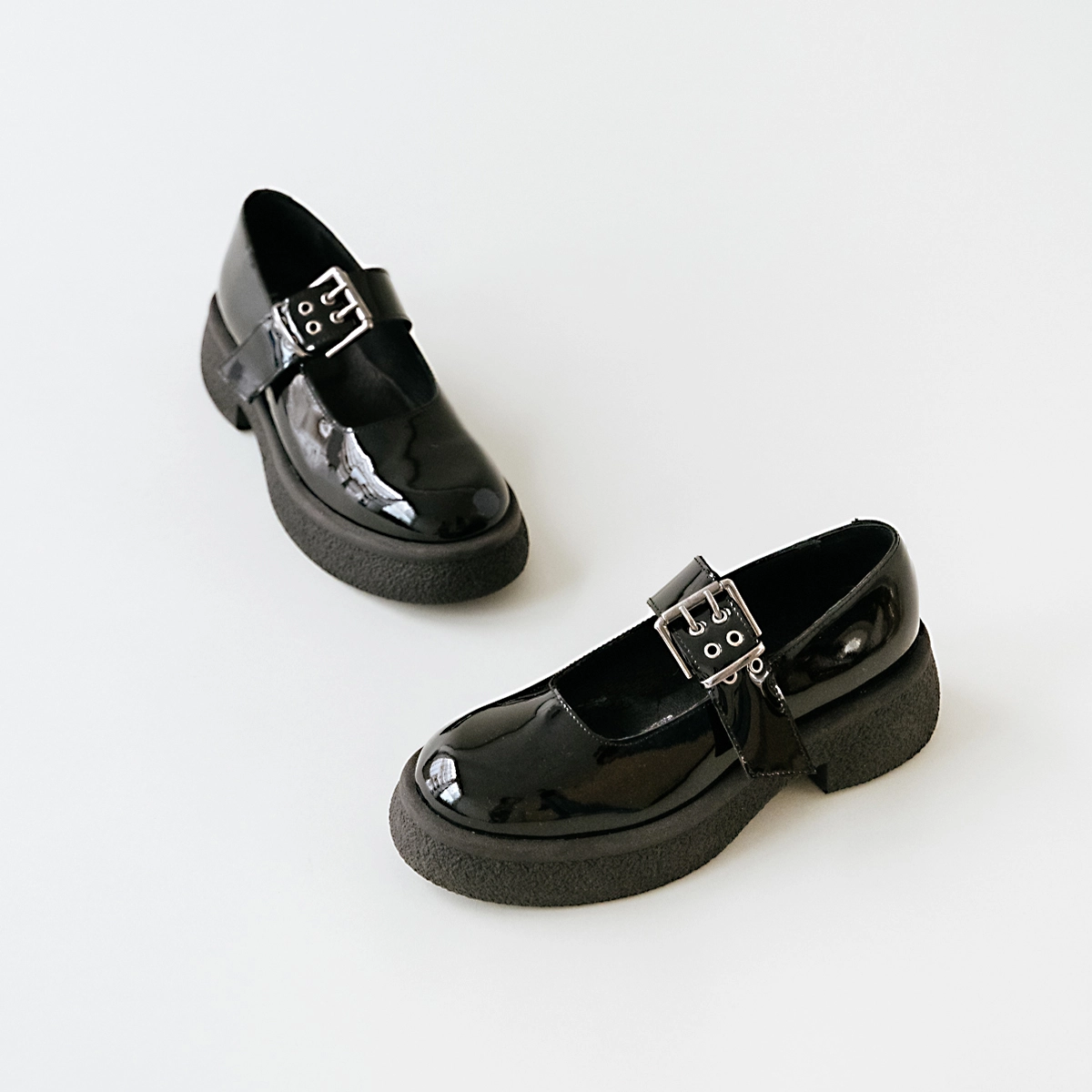 Babies with platforms, buckles and round toes in black patent | RUCHE