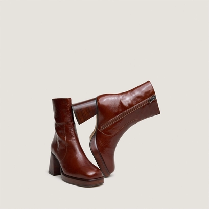 Platform ankle boots in brown distressed leather | brigand