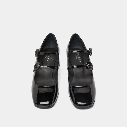 Babies with double straps and rounded toes in black patent | delou