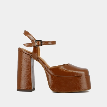 Platform slippers with straps in pleated cognac patent | bachelier