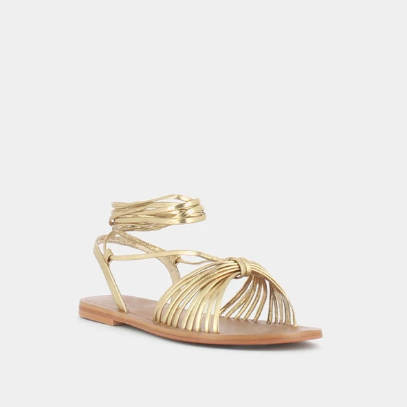 Sandals with ties in gold metallic leather | WALLEN