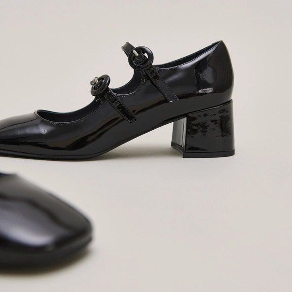 Babies with double straps and rounded toes in black patent | DELOU