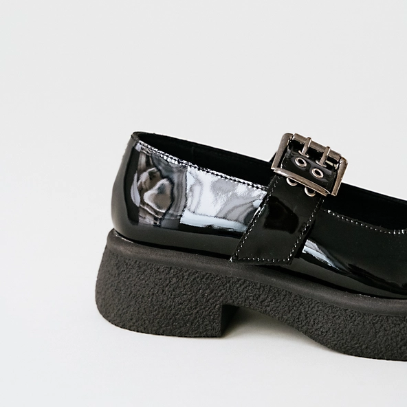 Babies with platforms, buckles and round toes in black patent | RUCHE