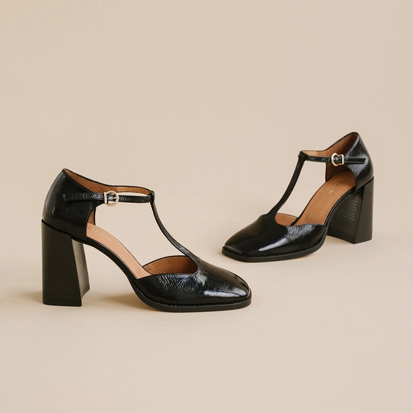 Babies high heels and square toes with straps in black shiny leather | VALLON