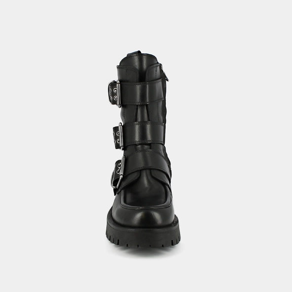 Boots with notched soles and straps in black leather | RUNNER