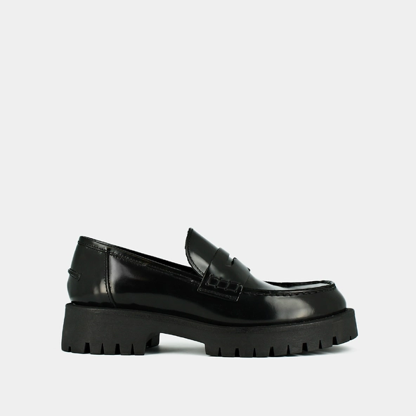 Moccasins with notched soles in glazed black leather | RIMANA