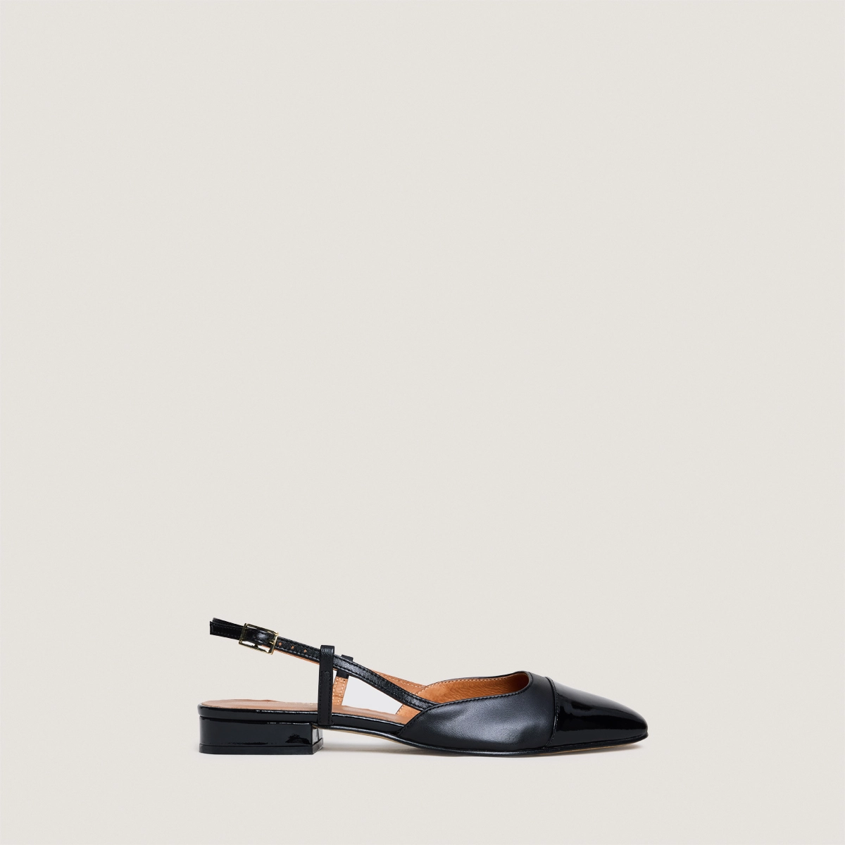 Slingbacks ballet flats in black patent and leather | DHAPOU