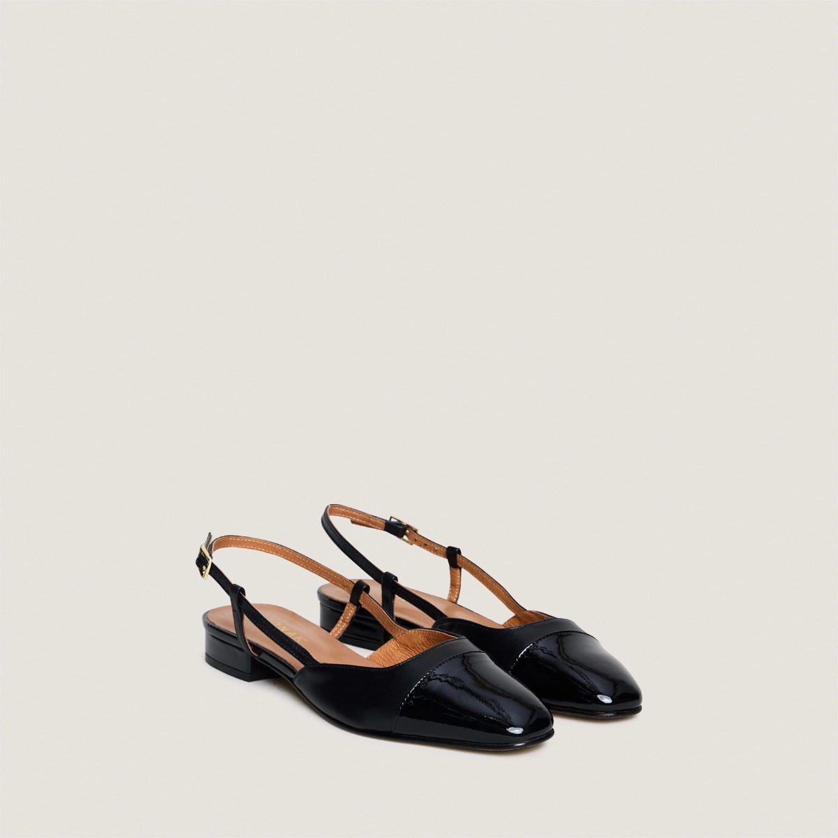 Slingbacks ballet flats in black patent and leather | DHAPOU