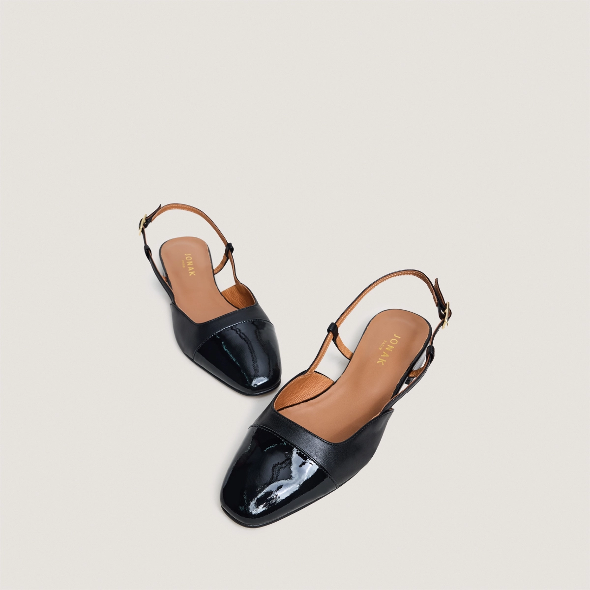 Slingbacks ballet flats in black patent and leather | DHAPOU