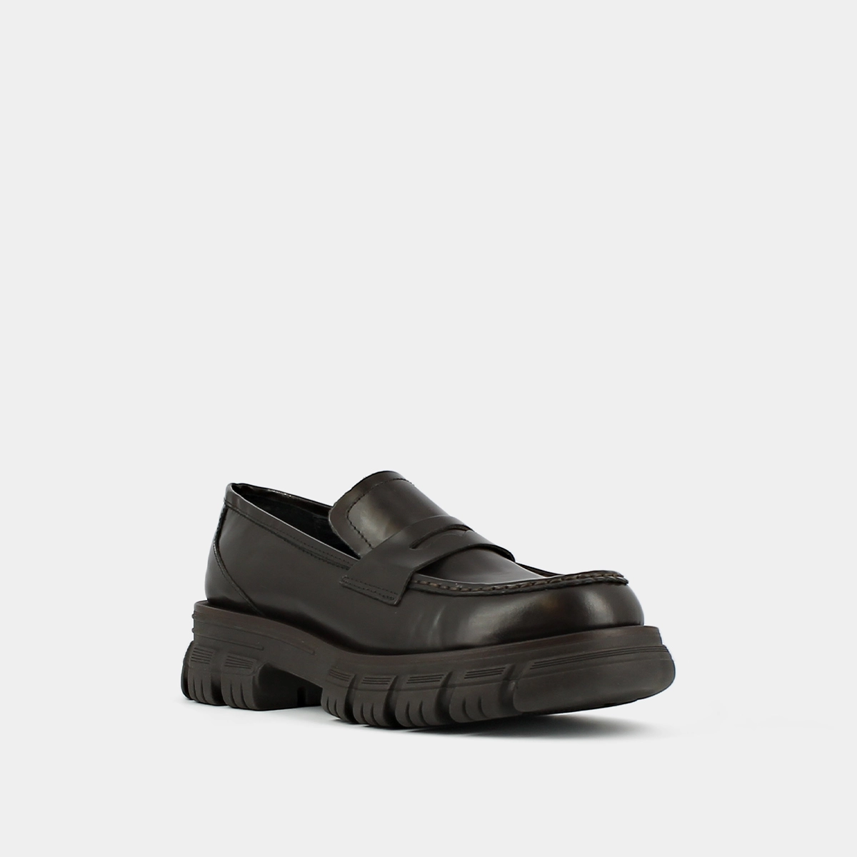 Moccasins with notched soles in brown shiny leather | DIAQ