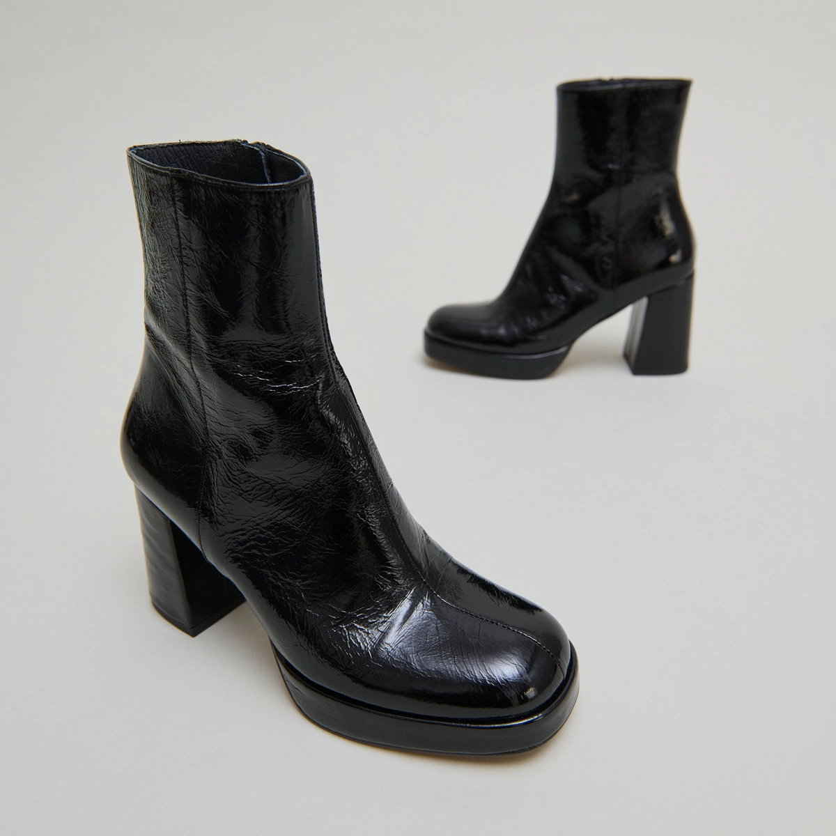 Platform ankle boots with square toes in black shiny leather | VORIS