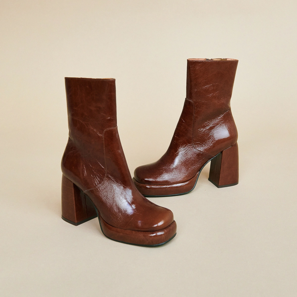 Platform ankle boots with square toes in brown shiny leather | DENA