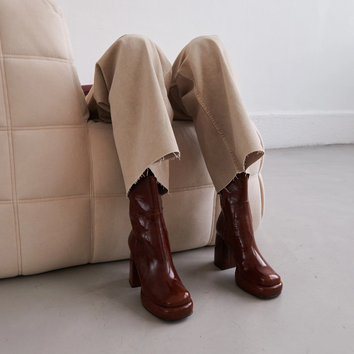 Platform ankle boots with square toes in brown shiny leather | DENA