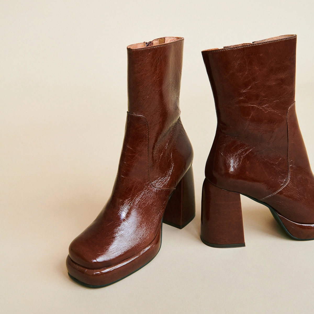 Platform ankle boots with square toes in brown shiny leather | DENA