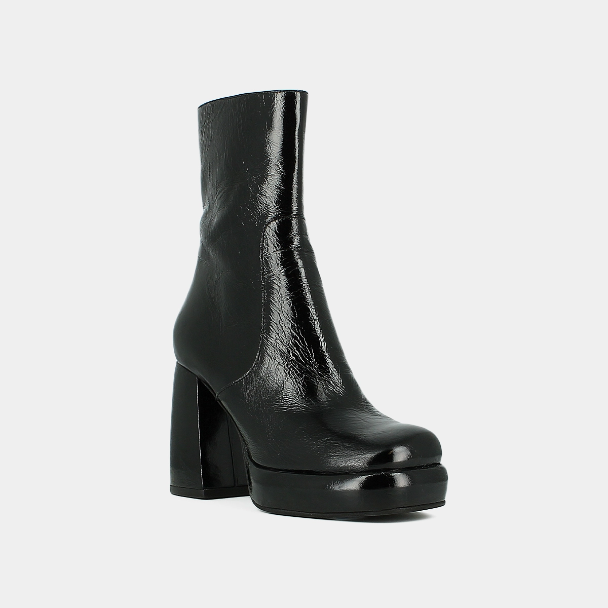 Platform ankle boots with square toes in black shiny leather | DENA