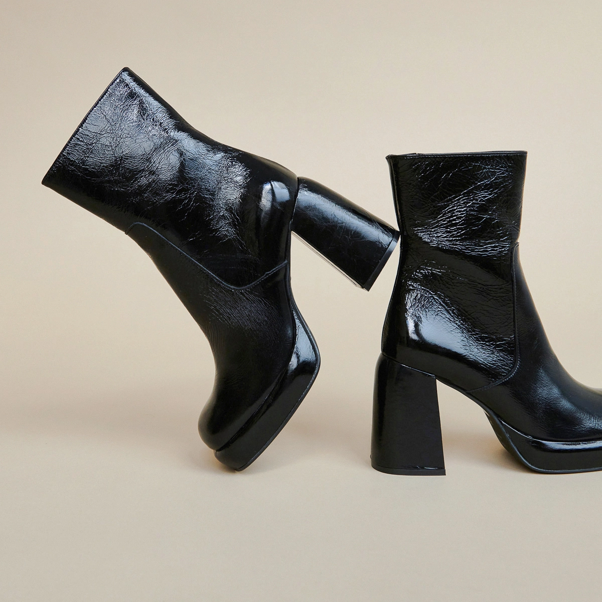 Platform ankle boots with square toes in black shiny leather | DENA