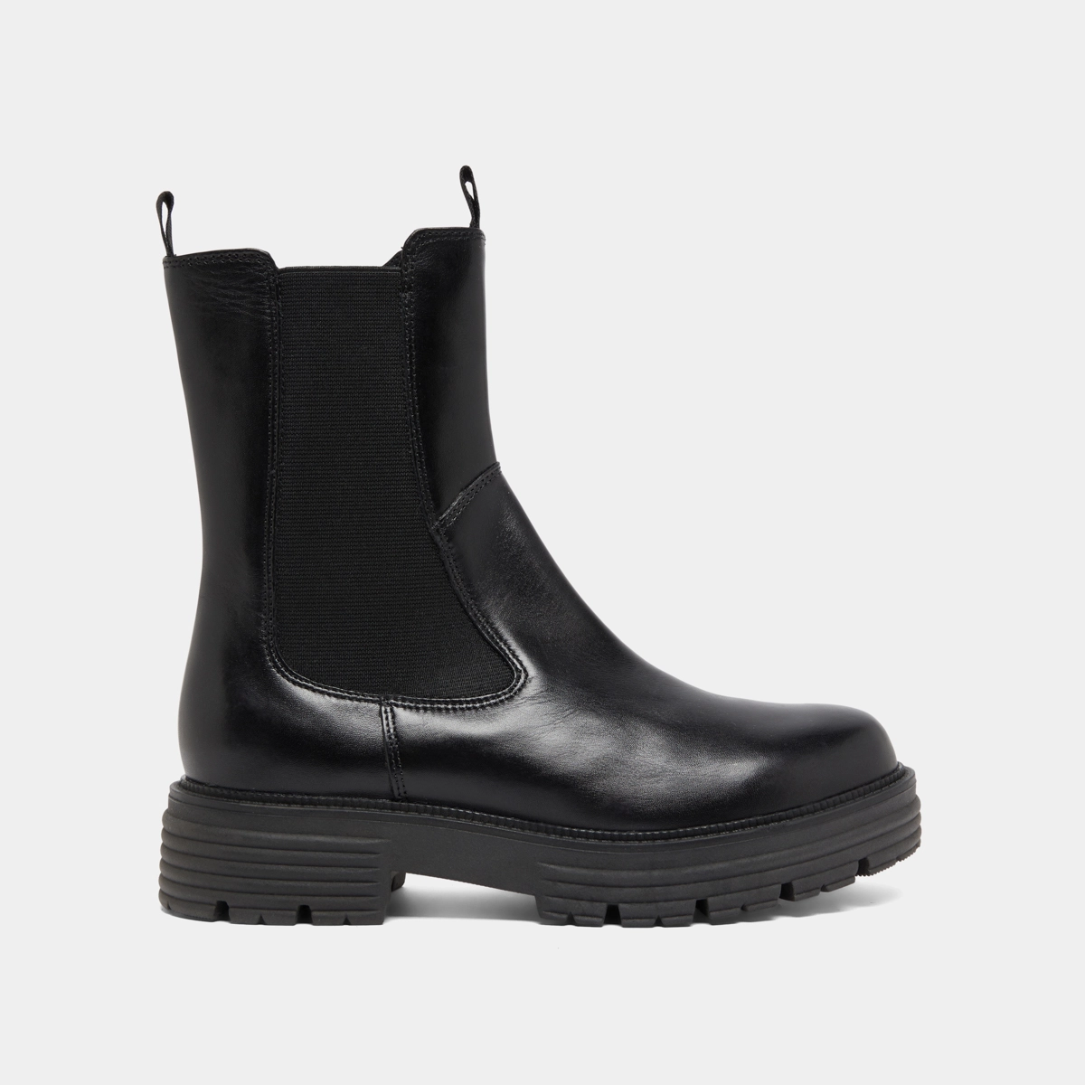 Ankle boots with notched soles in black leather | ANTONELLE