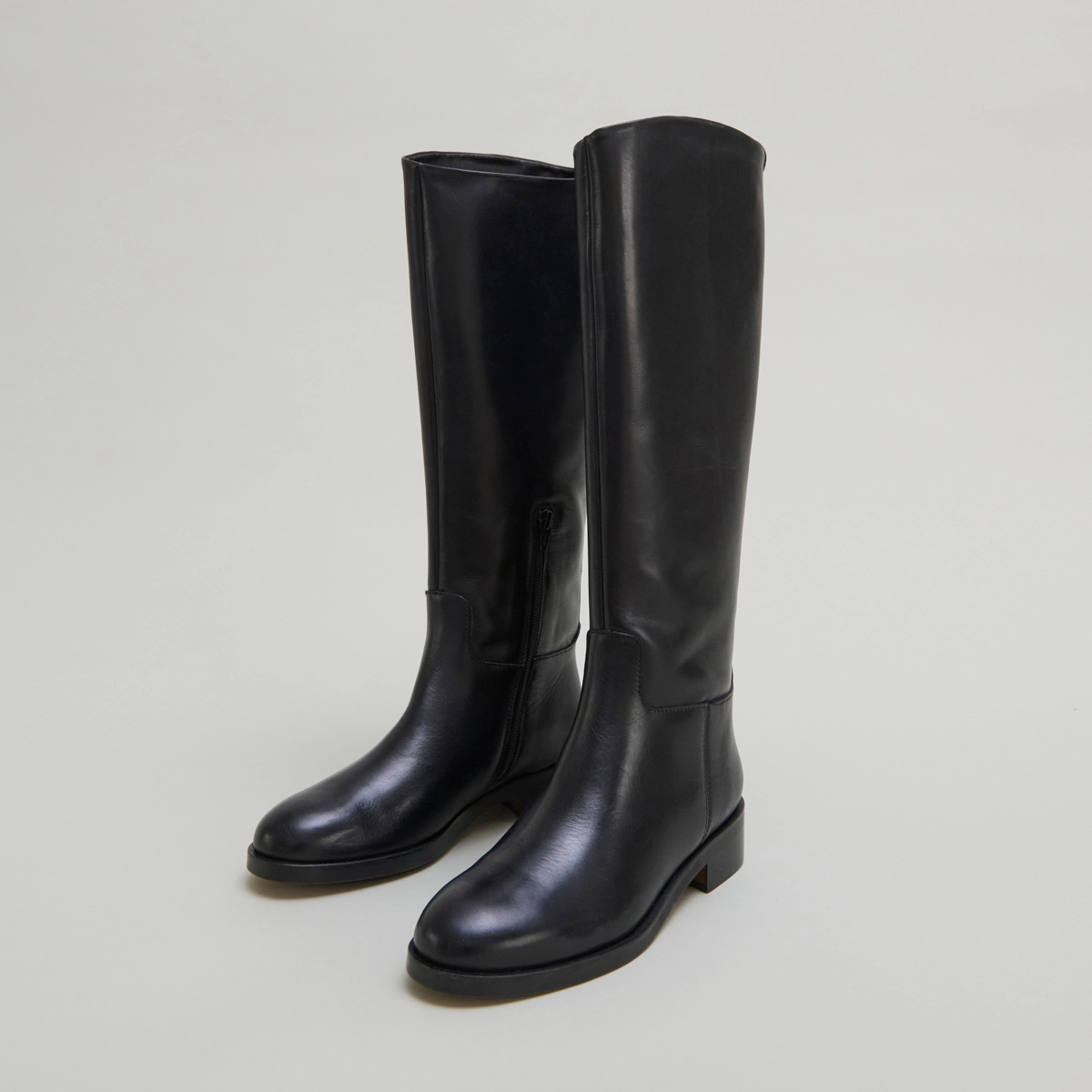 High boots in black leather | MACARON