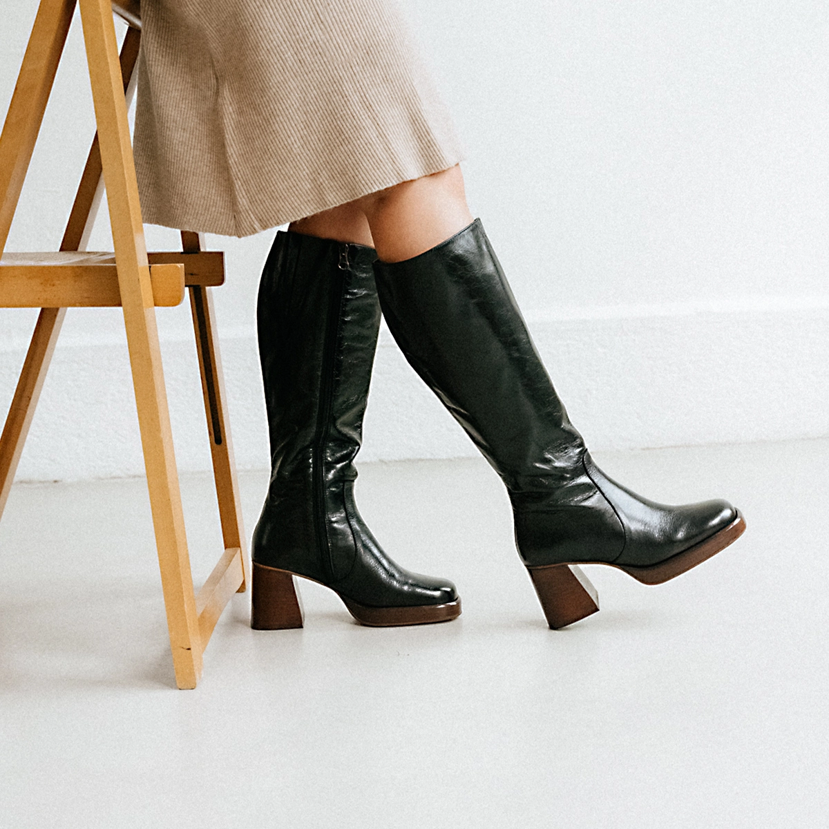 Platform boots in black distressed leather calf size L | BETINA