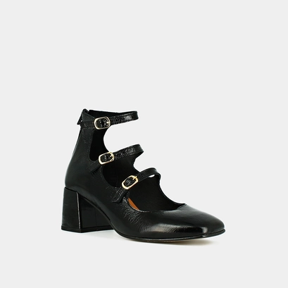 Straps and heels in black shiny leather | arena