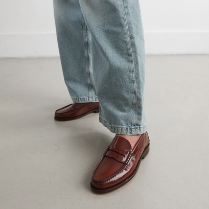 Round-toed loafers in brown patinated leather | ODELYA