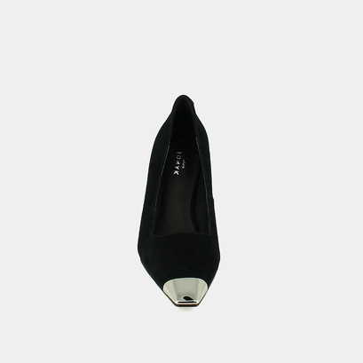 Pointed-toe pumps in black velvet | mer