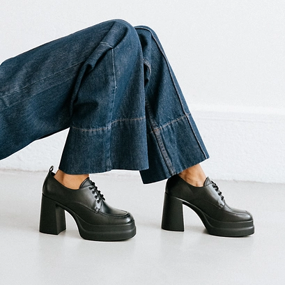 Platform derbies with square toes in black leather | paillasson