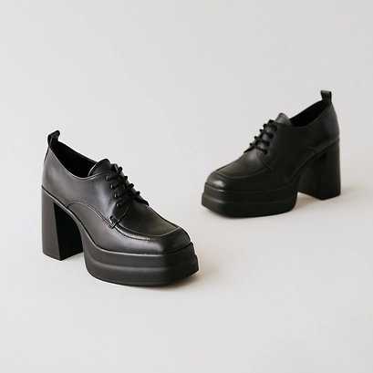 Platform derbies with square toes in black leather | paillasson