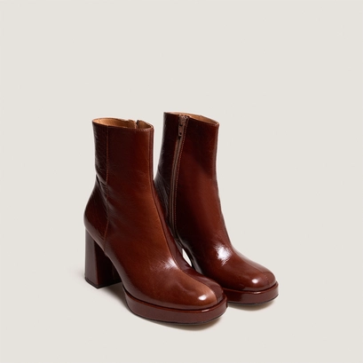 Platform ankle boots with square toes in brown shiny leather | voris