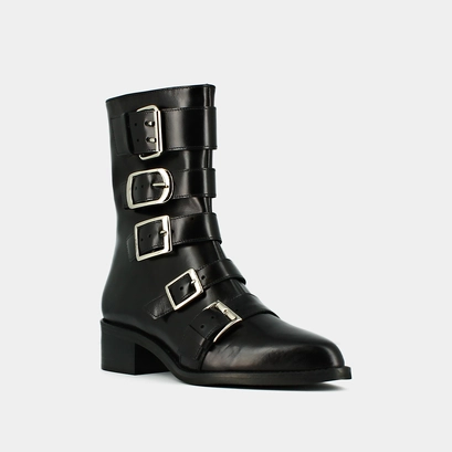 Boots with straps and pointed toes in black leather | diora