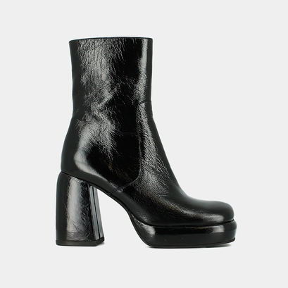 Platform ankle boots with square toes in black shiny leather | dena