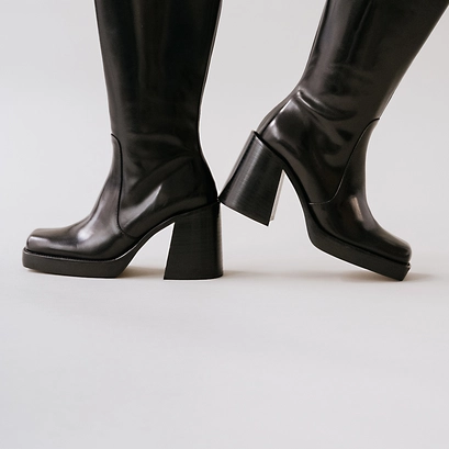 High boots with thick heels and square toes black leather calf size M | BONBON