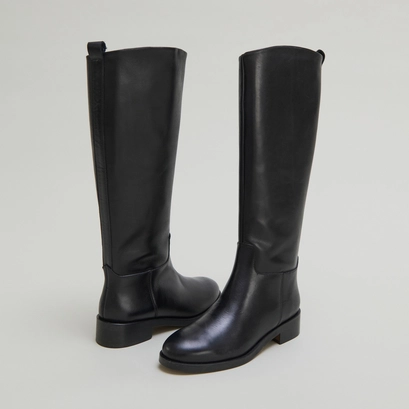 High boots in black leather | macaron